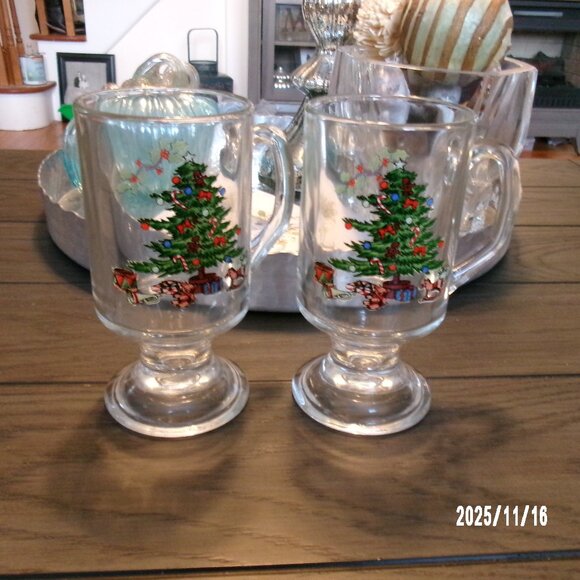 SET 2 NIKKO CHRISTMAS PATTERN IRISH COFFEE CUPS MUGS GLASS -MINT - Picture 1 of 4